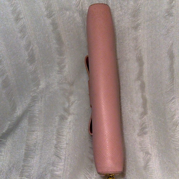 💛 SOLD 💛 Prada Saffiano Bow Zip Wallet Pink - Picture 8 of 17